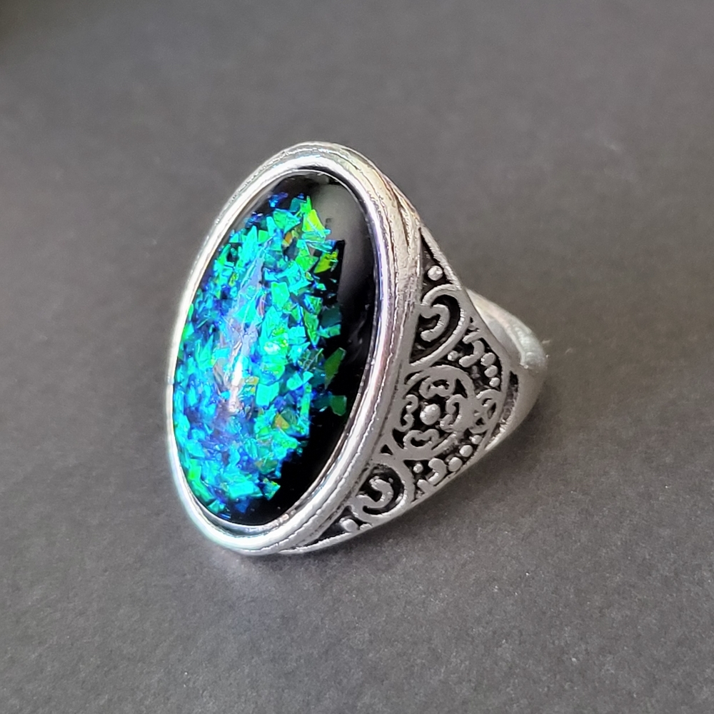 5/$13 Fashion Ring - Picture 1 of 2